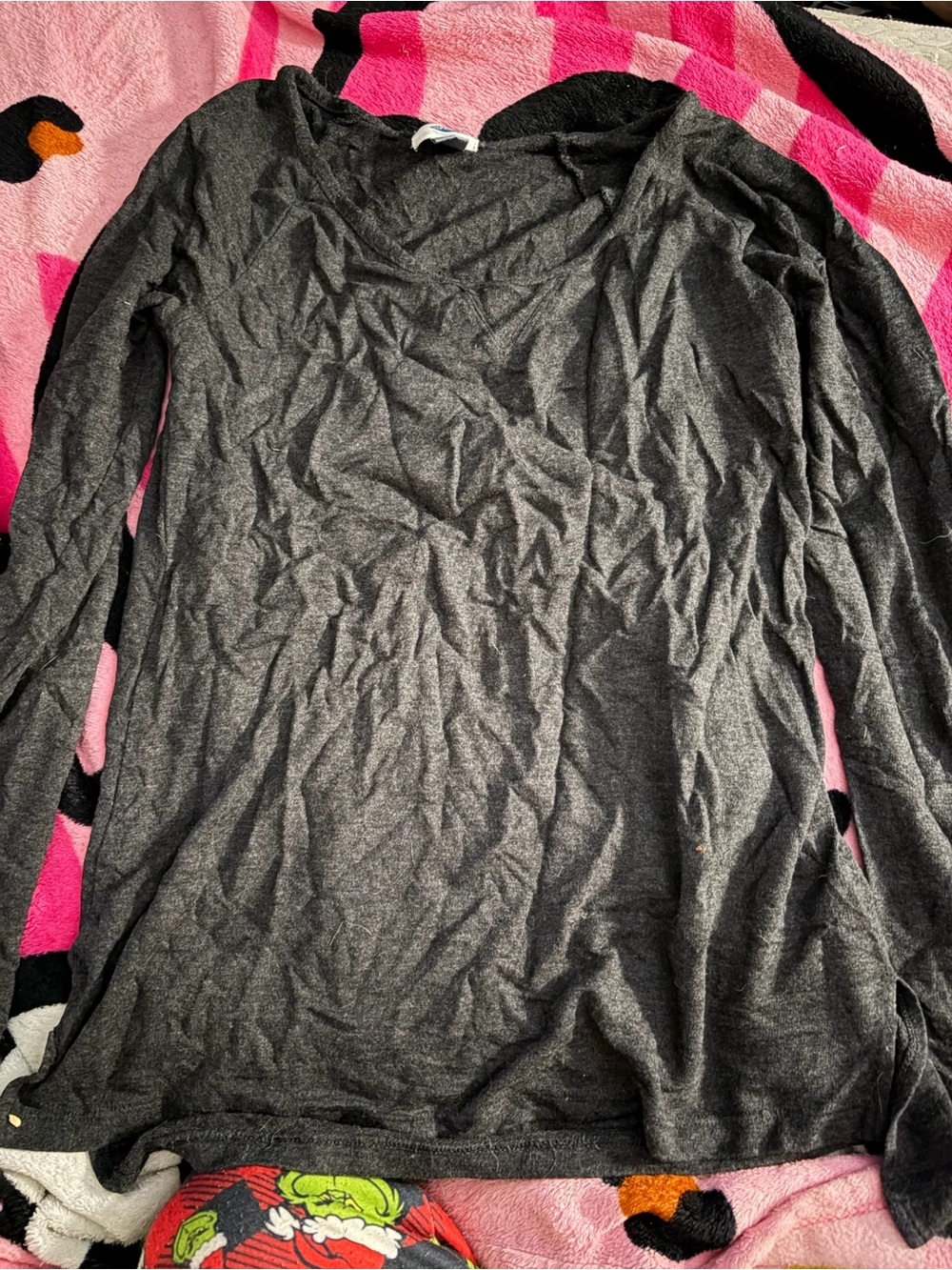 Old Navy Charcoal Gray Long Sleeve V-Neck Tee